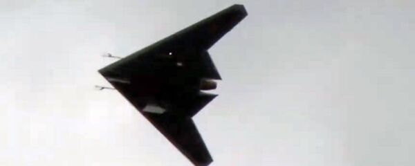 الرحلة الأولى للطائرة المسيرة أوخوتنيسك (الصياد) الروسي، 7 أغسطس/ آب 2019 الرحلة الأولى للطائرة المسيرة أوخوتنيسك (الصياد) الروسي، 7 أغسطس/ آب 2019 - سبوتنيك عربي