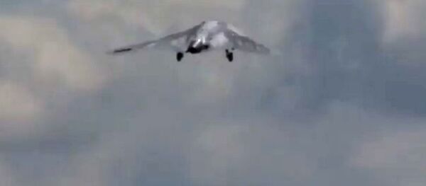 الرحلة الأولى للطائرة المسيرة أوخوتنيسك (الصياد) الروسي، 7 أغسطس/ آب 2019 - سبوتنيك عربي