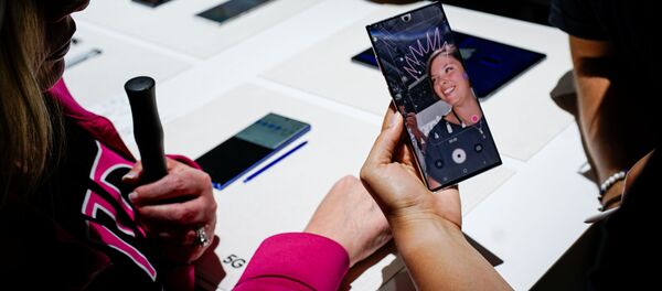 شركة سامسونغ تكشف رسميا عن منتجاتها الجديدة في مؤتمر عقد في نيويورك، 7 أغسطس/ آب 2019 - سبوتنيك عربي