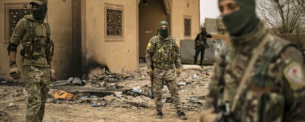 عناصر من قسد في ريف دير الزور الشرقي - سبوتنيك عربي