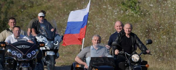 بوتين على الدراجة النارية في القرم - سبوتنيك عربي