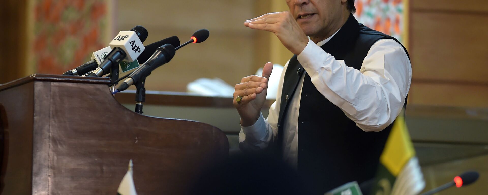 رئيس الوزراء الباكستاني عمران خان في كشمير - سبوتنيك عربي, 1920, 17.05.2023