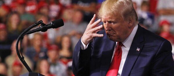 الرئيس الأمريكي دونالد ترامب في حديث إمام أنصاره في نيو هامبشاير - سبوتنيك عربي