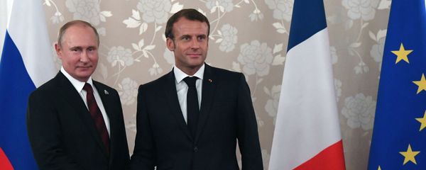 الرئيس الروسي فلاديمير بوتين والرئيس الفرنسي ايمانويل ماكرون الرئيس الروسي فلاديمير بوتين والرئيس الفرنسي ايمانويل ماكرون - سبوتنيك عربي