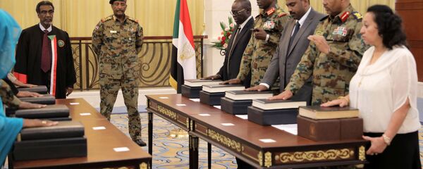 المجلس السيادي في السودان يؤدي اليمين الدستورية المجلس السيادي في السودان يؤدي اليمين الدستورية - سبوتنيك عربي