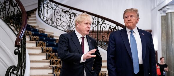 الرئيس الأمريكي دونالد ترامب ورئيس الوزراء البريطاني بوريس جونسون على هامش اجتماعهما في قمة مجموعة السبع في فرنسا، 25 أغسطس/آب 2019 الرئيس الأمريكي دونالد ترامب ورئيس الوزراء البريطاني بوريس جونسون على هامش اجتماعهما في قمة مجموعة السبع في فرنسا، 25 أغسطس/آب 2019 - سبوتنيك عربي