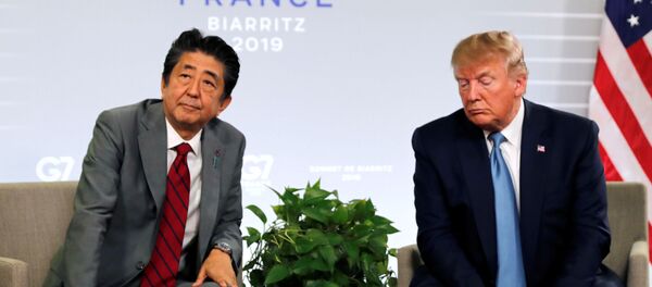 ترامب وشينزو آبي في لقاء على هامش قمة مجموعة السبع - سبوتنيك عربي