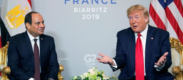 الرئيس الأمريكي دونالد ترامب يلتقي الرئيس المصري عبد الفتاح السيسي في قمة مجموعة السبع في فرنسا الرئيس الأمريكي دونالد ترامب يلتقي الرئيس المصري عبد الفتاح السيسي في قمة مجموعة السبع في فرنسا - سبوتنيك عربي