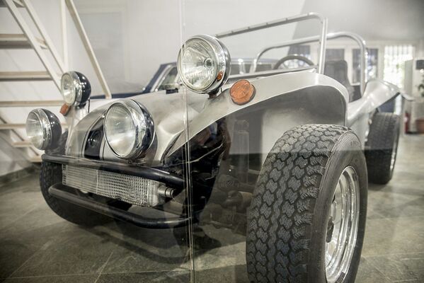  سيارة (Meyers Manx) لآخر شاه إيراني، محمد رضا بهلوي، في متحف السيارات الملكية على أراضي مقر إقامة الشاه السابق في قصر سعد آباد في إيران. - سبوتنيك عربي