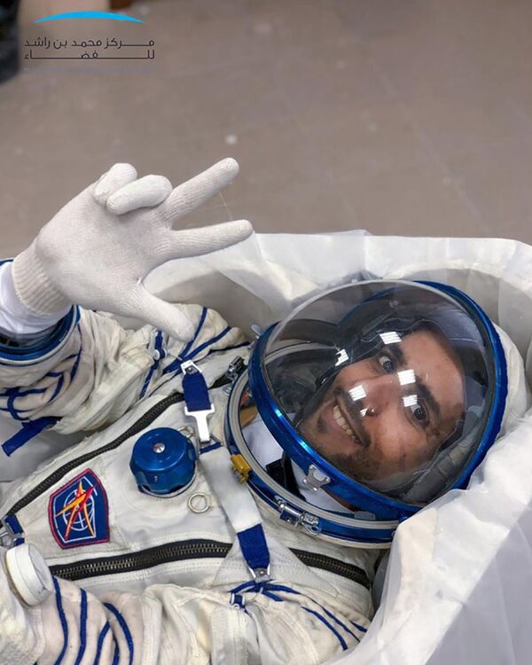 هزاع المنصوري، أول رائد فضاء إماراتي، الذي سيسافر إلى الفضاء في 25 سبتمبر/ أيلول، إلى محطة الفضاء الدولية - سبوتنيك عربي