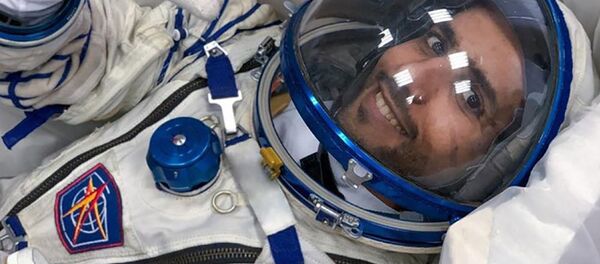 هزاع المنصوري، أول رائد فضاء إماراتي، الذي سيسافر إلى الفضاء في 25 سبتمبر/ أيلول، إلى محطة الفضاء الدولية - سبوتنيك عربي