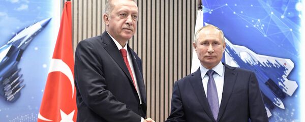 مؤتمر صحفي - الرئيس الروسي فلاديمير بوتين والرئيس التركي رجب طيب أردوغان في إطار معرض ماكس 2019 للطيران الجوي في مطار جوكوفسكي في ضواحي موسكو، 27 أغسطس/ آب 2019 مؤتمر صحفي - الرئيس الروسي فلاديمير بوتين والرئيس التركي رجب طيب أردوغان في إطار معرض ماكس 2019 للطيران الجوي في مطار جوكوفسكي في ضواحي موسكو، 27 أغسطس/ آب 2019 - سبوتنيك عربي