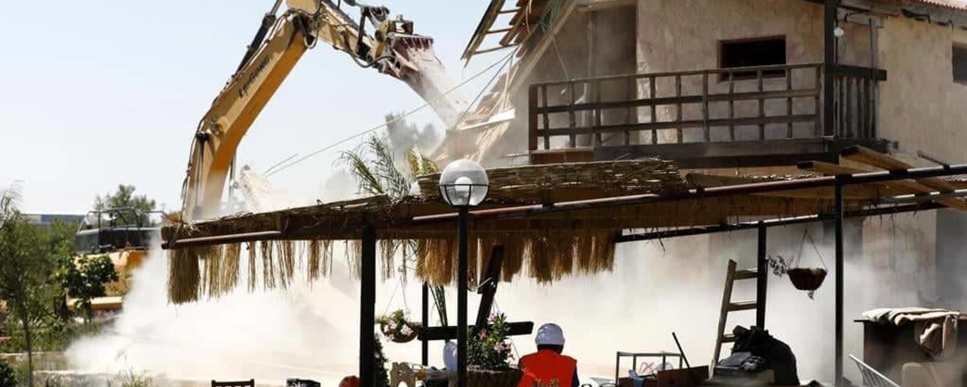 القوات الإسرائيلية تهاجم بيت جالا الفلسطيني في بيت لحم القوات الإسرائيلية تهاجم بيت جالا الفلسطيني في بيت لحم - سبوتنيك عربي, 1920, 28.08.2019