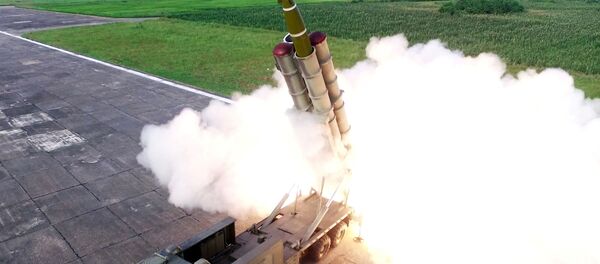 إطلاق الصواريخ أثناء اختبار قاذفة الصواريخ، كوريا الشمالية 25 أغسطس/ آب 2019 - سبوتنيك عربي