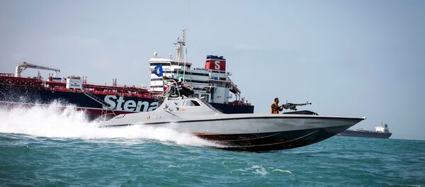الحرس الثوري الإيراني يهاجم الناقلة البريطانية ويحتجزها - سبوتنيك عربي