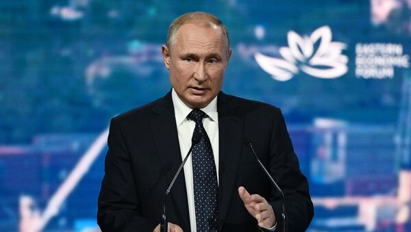 الرئيس الروسي، فلاديمير بوتين، المؤتمر الاقتصادي الشرقي في فلاديفوستوك 5 سبتمبر/ أيلول 2019 - سبوتنيك عربي