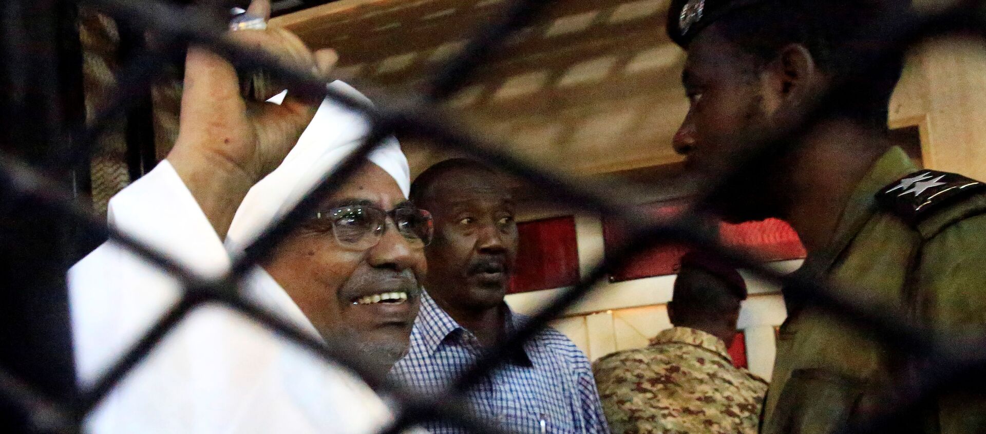 البشير في قفص المحاكمة - سبوتنيك عربي, 1920, 13.08.2021