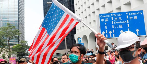 تظاهرات هونغ كونغ أمام القنصلية الأمريكية تظاهرات هونغ كونغ أمام القنصلية الأمريكية - سبوتنيك عربي