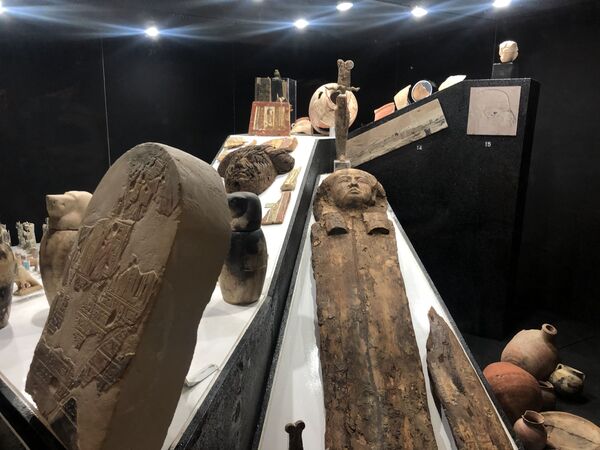 بالصور... عرض تابوت أثري لآخر ملكات الأسرة الـ19 في مصر - سبوتنيك عربي
