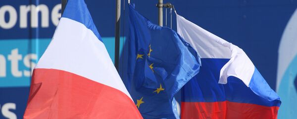 علم روسيا و فرنسا  - سبوتنيك عربي