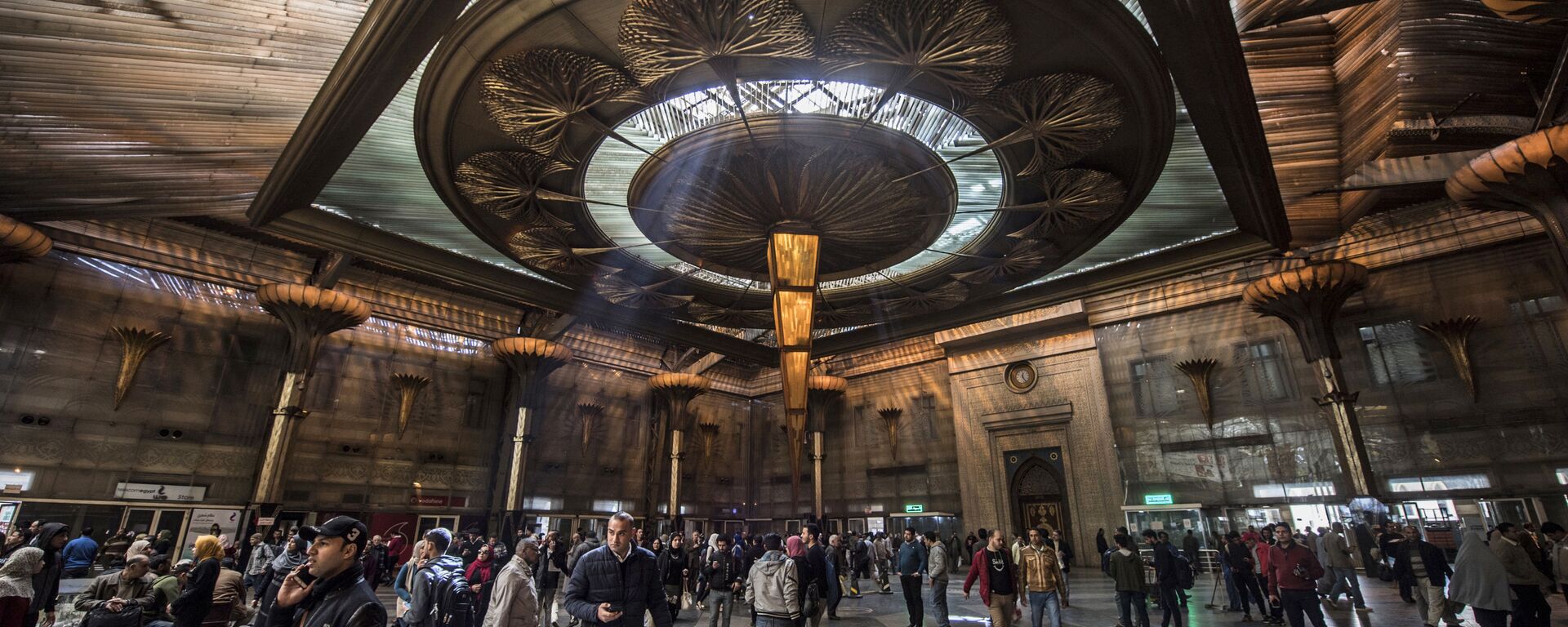 محطة قطارات سكك حديد مصر في منطقة رمسيس في العاصمة المصرية القاهرة - سبوتنيك عربي, 1920, 22.10.2020