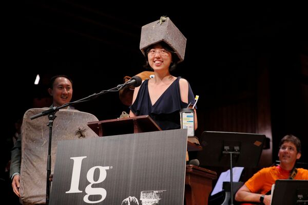 لعاب الأطفال وسلوك الصراصير...أغرب جوائز نوبل للحمقى - سبوتنيك عربي