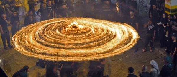 مسلمو الشيعة العراقيون في يوم عاشوراء في النجف، العراق 7 سبتمبر 2019 - سبوتنيك عربي