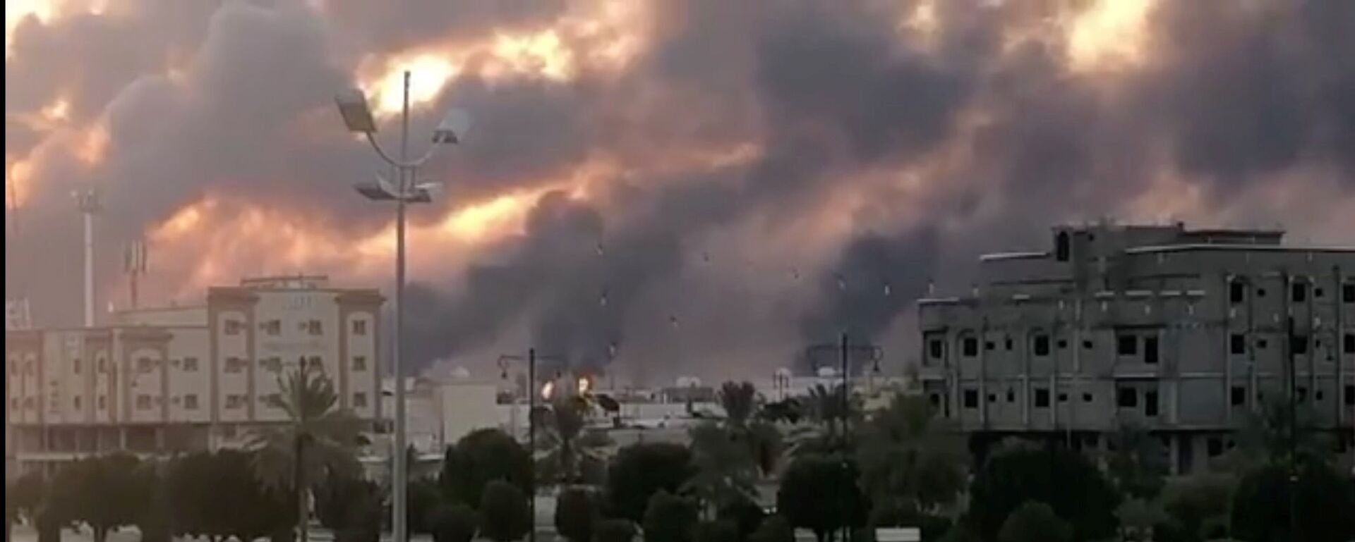 حريق في منشأة أرامكو السعودية بعد قصف طائرات مسيرة من قبل أنصار الله  - سبوتنيك عربي, 1920, 25.03.2022