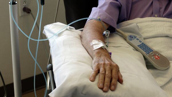 مريض يتلقى العلاج الكيميائي - سبوتنيك عربي