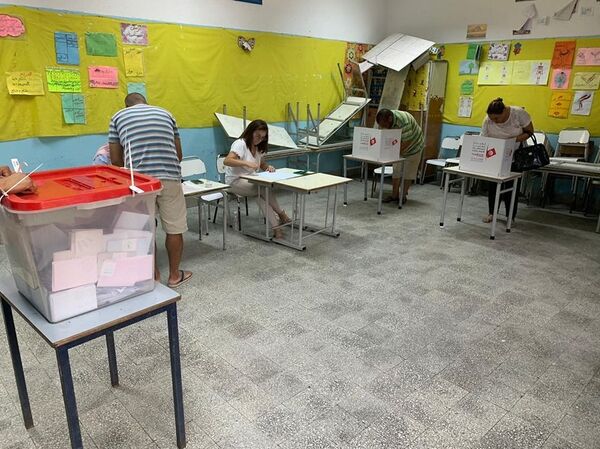 رئاسية تونس... إقبال ضعيف أغلبه لكبار السن - سبوتنيك عربي