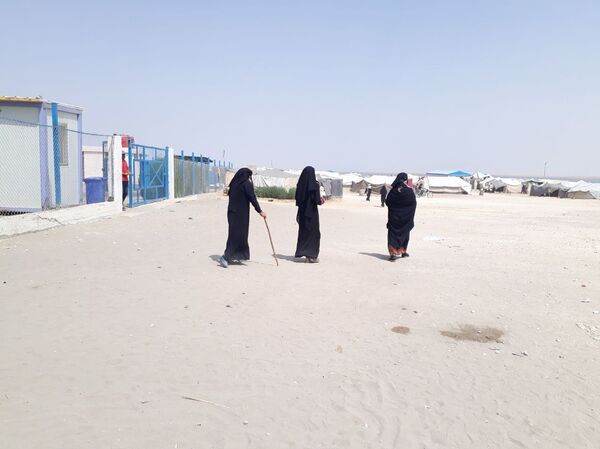 قسد يعتقل عشرات العرب شرق الفرات ويقتاد 200 طفل من الهول إلى جهة مجهولة قسد يعتقل عشرات العرب شرق الفرات ويقتاد 200 طفل من الهول إلى جهة مجهولة - سبوتنيك عربي