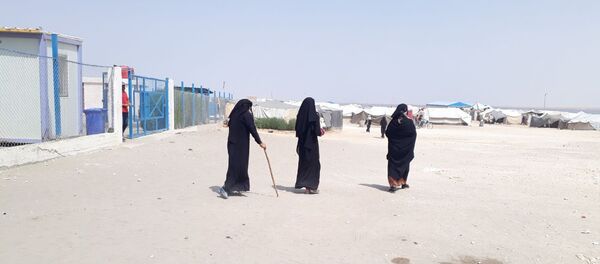 قسد يعتقل عشرات العرب شرق الفرات ويقتاد 200 طفل من الهول لجهة مجهولة قسد يعتقل عشرات العرب شرق الفرات ويقتاد 200 طفل من الهول لجهة مجهولة - سبوتنيك عربي