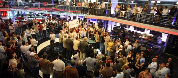 تجمع لصحفيي وإعلاميي تلفزيون المستقبل في ستوديو القناة في عام 2008 تجمع لصحفيي وإعلاميي تلفزيون المستقبل في ستوديو القناة في عام 2008 - سبوتنيك عربي