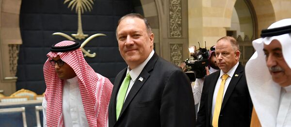 وزير الخارجية الأمريكي مايك بومبيو خلال زيارته إلى السعودية - سبوتنيك عربي