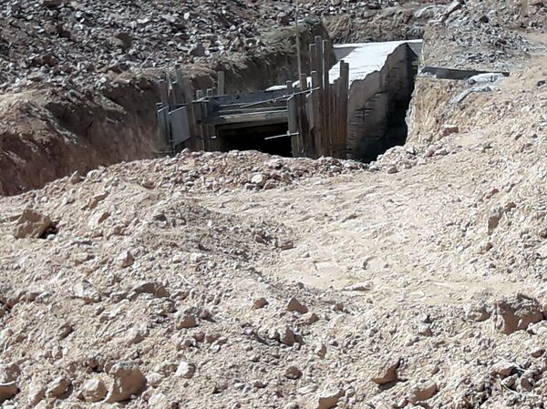 بالفيديو...لماذا يحول الاحتلال الأمريكي وميليشياته شرقي سوريا إلى خارطة أنفاق؟ - سبوتنيك عربي