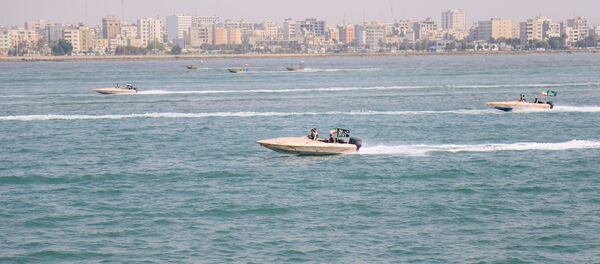 مناورات عسكرية لقوات الجيش الإيراني والحرس الثوري في بحر عمان - سبوتنيك عربي