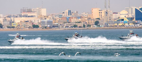 مناورات عسكرية لقوات الجيش الإيراني والحرس الثوري في بحر عمان - سبوتنيك عربي