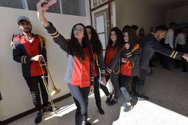 افتتاح مدرسة عريقة في دمشق دمرها الإرهاب وأعاد مجمع الأديان الروسي إعمارها..فيديو وصور - سبوتنيك عربي