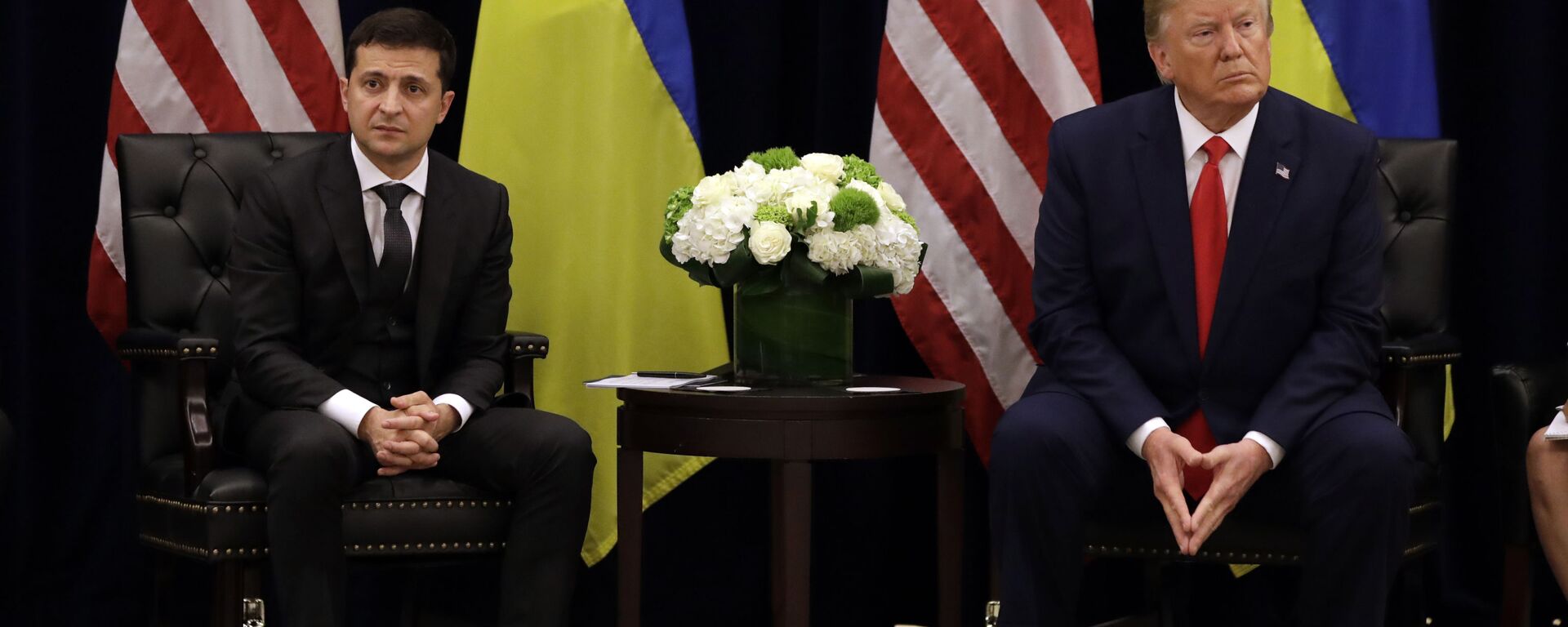الرئيس الأمريكي دونالد ترامب يلتقي بنظيره الأوكراني فلاديمير زيلينسكي في نيويورك، 25 سبتمبر 2019 - سبوتنيك عربي, 1920, 16.04.2023
