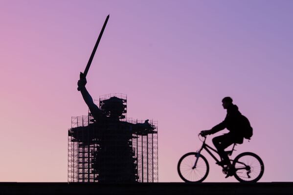 ترميم نصب الوطن الأم في فولغوغراد الروسية - سبوتنيك عربي