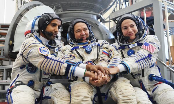 ما النصيحة التي قدمها هزاع المنصوري إلى طلبة الإمارات من الفضاء؟ - سبوتنيك عربي