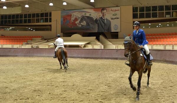 بمشاركة فارسة روسية... اختتام بطولة دمشق الدولية لفروسية قفز الحواجز (فيديو وصور) - سبوتنيك عربي