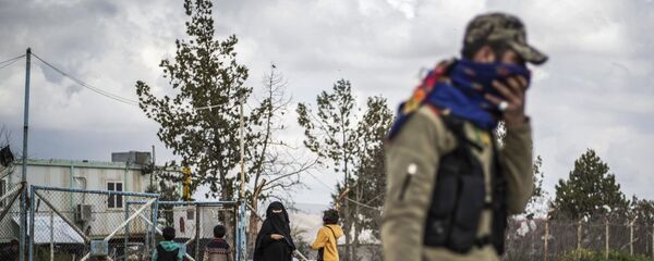 عنصر من قوات سوريا الديمقراطية قسد في الحسكة - سبوتنيك عربي