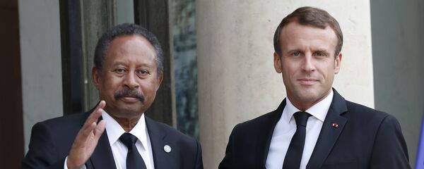 الرئيس الفرنسي إيمانويل ماكرون يستقبل رئيس الوزراء السوداني عبد الله حمدوك  - سبوتنيك عربي