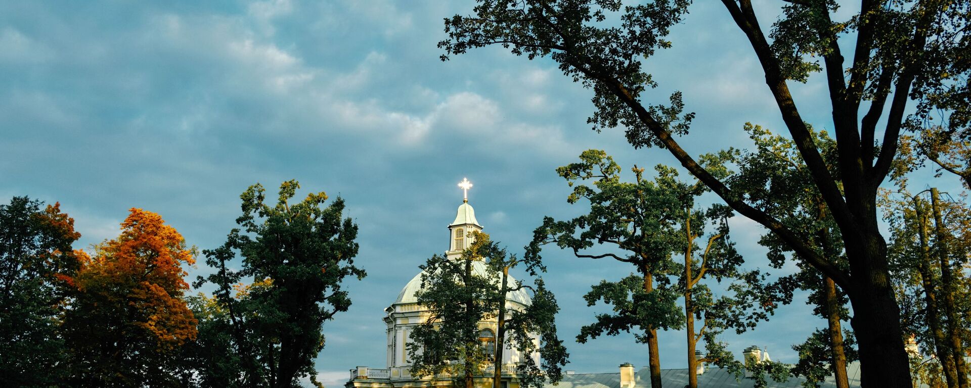 قصر مينشيكوفسكي الكبير في سان بطرسبورغ - سبوتنيك عربي, 1920, 07.01.2022