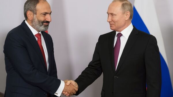 الرئيس الروسي فلاديمير بوتين ورئيس الوزراء الأرميني نيقول باشنيان - سبوتنيك عربي