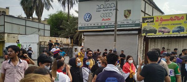 العراقييات يشاركن في تظاهرات بغداد، العراق 2 أكتوبر 2019 العراقييات يشاركن في تظاهرات بغداد، العراق 2 أكتوبر 2019 - سبوتنيك عربي