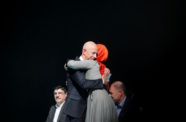 خطيبة خاشقجي تعلن 4 مطالب من أمام القنصلية السعودية في إسطنبول خطيبة خاشقجي تعلن 4 مطالب من أمام القنصلية السعودية في إسطنبول - سبوتنيك عربي