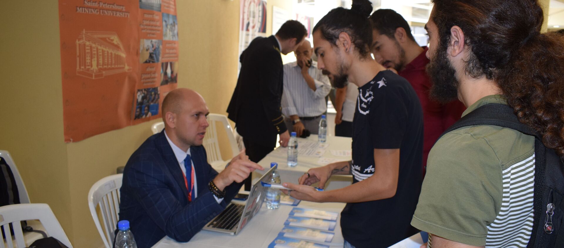 إنطلاق فعاليات معارض الجامعات الروسية في لبنان - سبوتنيك عربي, 1920, 23.09.2021