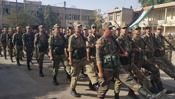 الجيش السوري يقيم عرضا عسكريا في الحسكة - سبوتنيك عربي